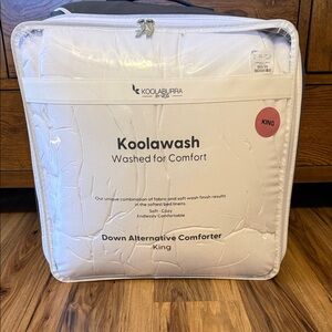 Koolaburra by UGG Koolawash Down Alternative Comforter - White (King)